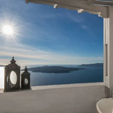 Noni's 3* Fira (Santorini)